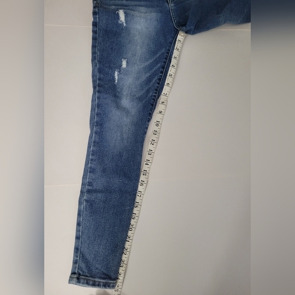 Wallflower Medium Blue Wash Distressed Skinny Jeans - Picture 4 of 7